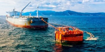 Нефтяной терминал в Новороссийске заявил, что ему уничтожили один из трех причалов