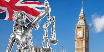 Экс-владельцы ПриватБанка не уплатили более $3 млрд по решению Высокого суда Англии, банк переходит к принудительному исполнению