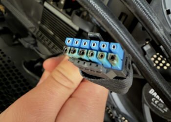 «Включать можно, играть нельзя»: AMD Radeon RX 9070 XT получила «ограниченный режим» после оплавления кабеля