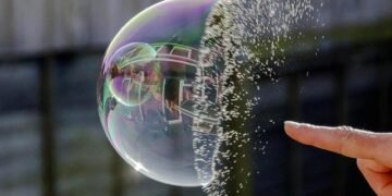 Глава Google рассказал о рисках ИИ-пузыря