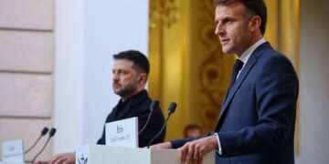 Чтобы противостоять новой агрессии. Макрон анонсировал восстановление ВСУ после перемирия