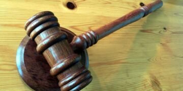 Хозяйственный суд Киева открыл производство по делу о банкротстве экс-владельца ТОК Gulliver «Три О»