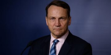 Украина может вступить в ЕС в начале 2030-х, — Сикорский