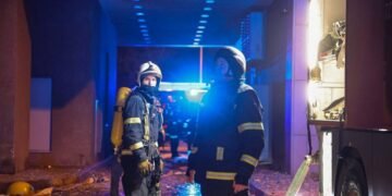 Ракеты и дроны с разных сторон, прилеты по домам, есть погибший: все об атаке на Киев