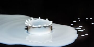 Молокоперерабатывающие предприятия предоставляют наибольшие скидки на сметану и сливки — аналитики