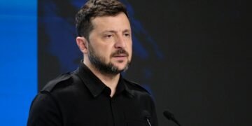 Зеленский после визита на фронт говорил с Мерцом: в фокусе ПВО и экспорт оружия