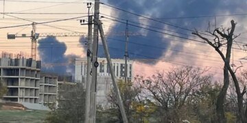 По нефтебазе фирмы ATAN в крымском поселке Гвардейское было два попадания