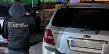 Машины под видом гуманитарной помощи: на Львовщине раскрыли незаконную схему