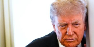 Трамп подыгрывает Путину: США частично сняли санкции