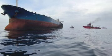 Российский нефтяной танкер Kairos дрейфует у Болгарии после атаки беспилотников