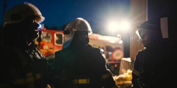 Россия нанесла удар по Запорожью: дрон попал в дом, произошел пожар, есть пострадавшие