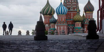 Bloomberg: России придется платить за войну много лет после ее окончания