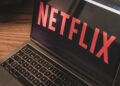 Bloomberg: Netflix ведет переговоры о покупке Warner Bros