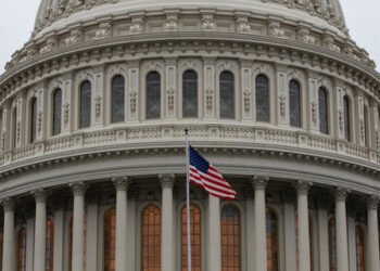 Сенат США одобрил рекордный военный бюджет на $901 млрд: предусматривает $800 млн для Украины