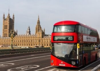 Один из крупнейших доноров Консервативной партии уехал из Британии из-за налогов