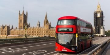 Один из крупнейших доноров Консервативной партии уехал из Британии из-за налогов