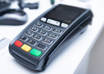 По просьбе малого бизнеса. Кабмин отложил требования по POS-терминалам для ФЛП 1-й группы
