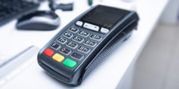 По просьбе малого бизнеса. Кабмин отложил требования по POS-терминалам для ФЛП 1-й группы