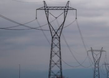 Цены на электроэнергию во Франции упали до нуля из-за теплой погоды