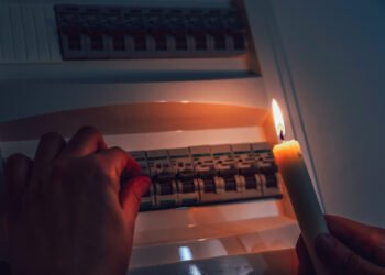 Россия ударила по электростанциям: графики отключений света будут хуже