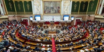 Франция, несмотря на проблемы с дефицитом, решила резко увеличить расходы на оборону