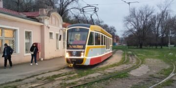 После атаки РФ в Одессе остановили работу трамваев и троллейбусов, отменены пригородные поезда