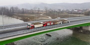 Румыния протестировала надежность моста через Тису в Украину – фото