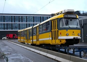 Харьков получил первый из четырех трехсекционных трамваев K3R-NT из чешского Плзня – фото