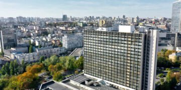 Суд разрешил банку Тигипко продать за долги киевскую гостиницу «Русь»