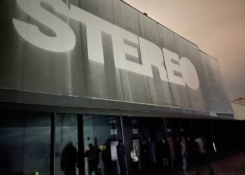 Перед Stereo Plaza – стычки. Конфликтующие стороны борются за здание. Эксклюзив LIGA.net – фото, видео