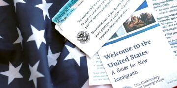 США усилили контроль за Green Card: как это касается украинцев