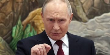 Нашел «виновных»: Путин сделал циничное заявление о прекращении войны в Украине