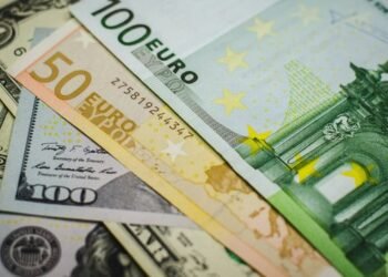 Официальный курс гривни к евро ослаб до исторического минимума 49,6828 грн/EUR1