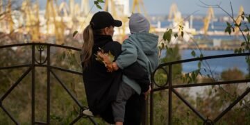 Ночной «минус» и штормовой ветер: синоптики дали прогноз погоды на завтра