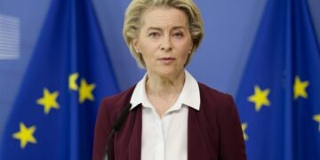 Урсула фон дер Ляйен присоединится к разговору Зеленского, Трампа и европейских лидеров