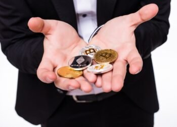 Криптодайджест: рекорди біткоїна, зростання Ethereum та криптоплатежі у космосі