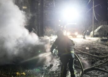 Россияне второй раз за день атаковали Запорожье: повреждена многоэтажка