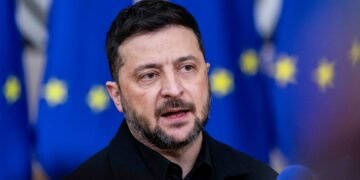 Зеленский о вопросе территории: честно — стоять там, где стоим