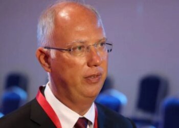 Кремль ищет выход? Посланника Путина видели в Париже