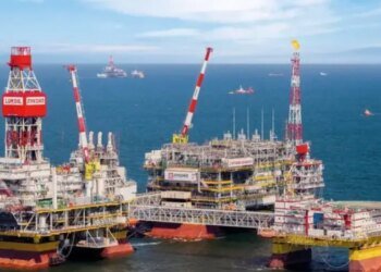 Украина бьет по Каспию: ВСУ поразили установки «Лукойла», «Бук-М3» и склад армии РФ