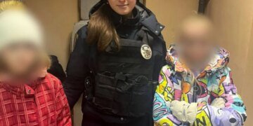 Подружки-путешественницы: в столице разыскали девятилетних школьниц после побега