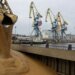 Россияне вывезли более двух миллионов тонн украинского зерна под видом «российского» за границу