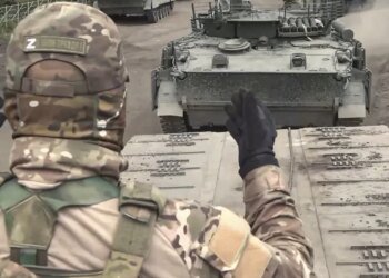 Украинская армия взяла в плен российских военных в Покровске. ВИДЕО