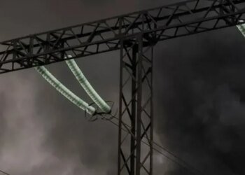 Украинцев призвали запасаться едой и водой: как готовиться к масштабным бессрочным отключениям электроэнергии