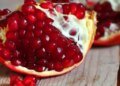 Можно ли есть гранат с косточками или нет: ответ экспертов