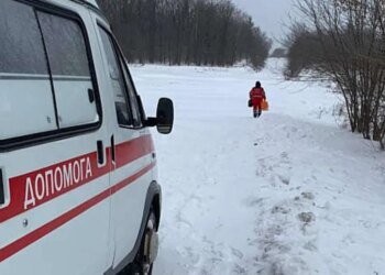 В Умани мужчина напал на ТЦК и ранил ножом в шею