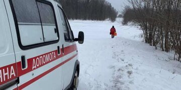 В Умани мужчина напал на ТЦК и ранил ножом в шею