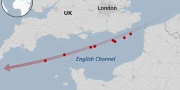 Восемь танкеров  Путина прорываются  через Ла-Манш, несмотря на угрозы Британии, — BBC