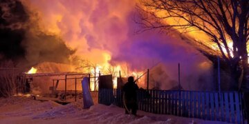 Сумская область в огне: спасатели ликвидировали пожары после российских обстрелов. ФОТО