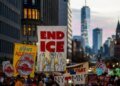Массовые протесты против иммиграционной политики Трампа прокатились по США